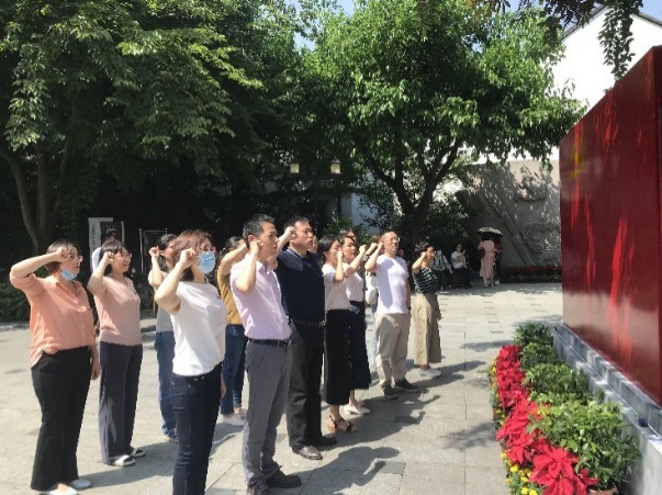 說明: D:/教師黨支部/20210526主題黨日活動《參觀黨史館》/2(1).jpg