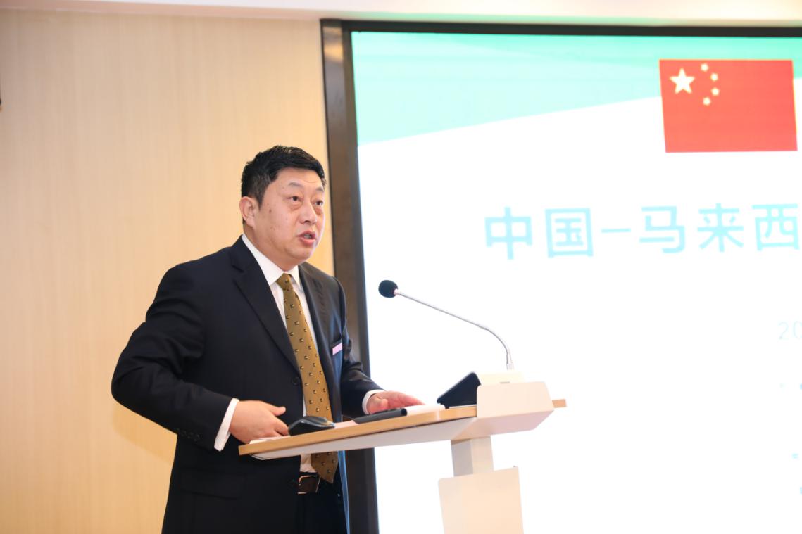 副校長黃春麟主持